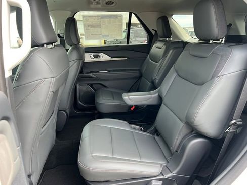 New 2026 Ford Explorer Active w/ Active Comfort Package AWD/4WD image 4