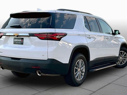 Used 2023 Chevrolet Traverse LT FWD image 12
