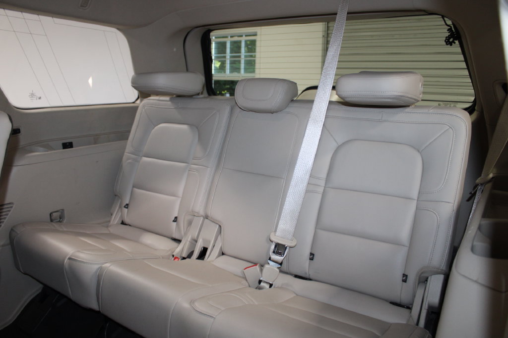 Used 2018 Lincoln Navigator Select RWD image 22