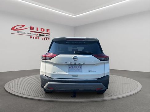 Used 2021 Nissan Rogue SV AWD/4WD image 9
