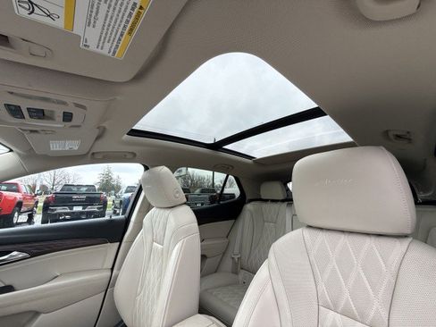 Certified 2023 Buick Envision Avenir image 16
