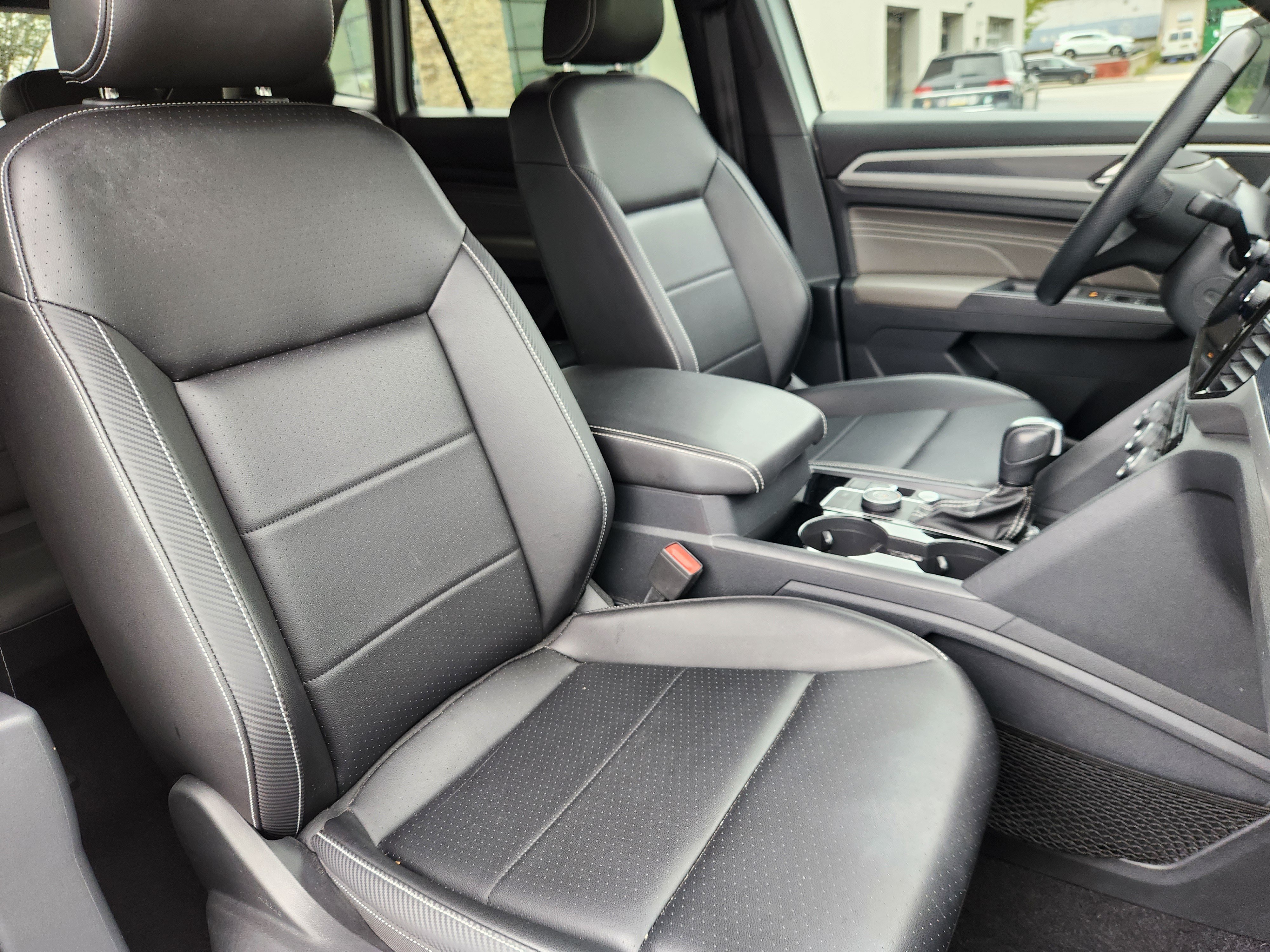 Certified 2023 Volkswagen Atlas Cross Sport SEL R-Line AWD/4WD image 15