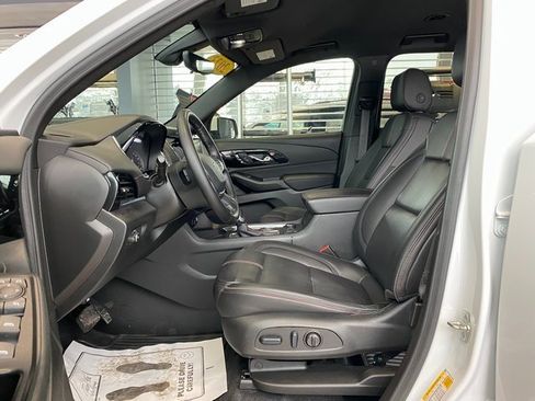 Used 2023 Chevrolet Traverse RS image 13