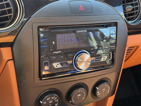 Used 2007 MAZDA MX-5 Miata Grand Touring w/ Premium Pkg image 21