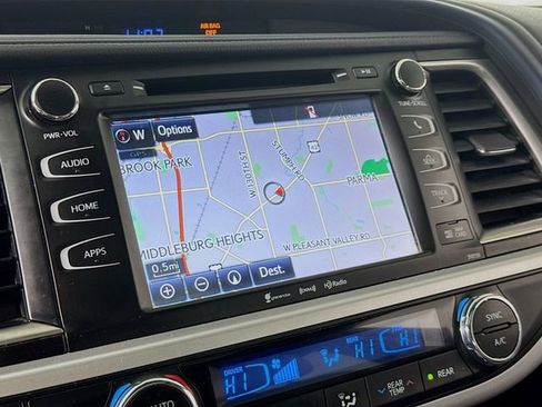 Used 2016 Toyota Highlander XLE image 13