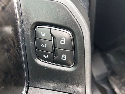 Used 2025 Ford F350 Lariat w/ Black Appearance Package image 27