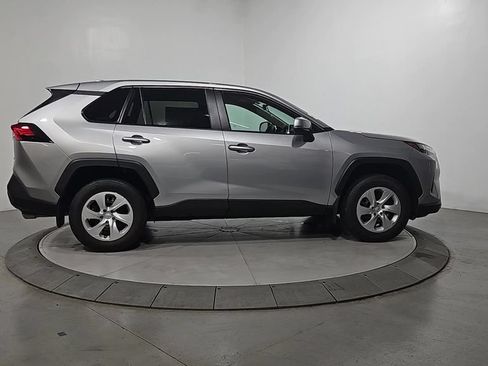 Used 2024 Toyota RAV4 LE AWD/4WD image 7