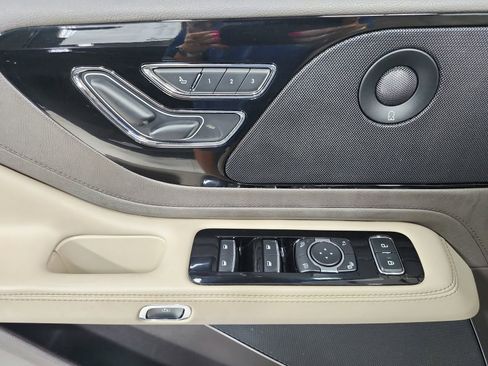 Used 2023 Lincoln Aviator Reserve w/ Elements Package Plus image 32