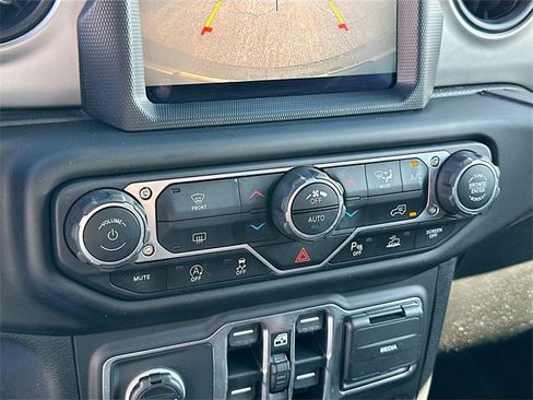 Used 2021 Jeep Wrangler Unlimited Sport S image 16