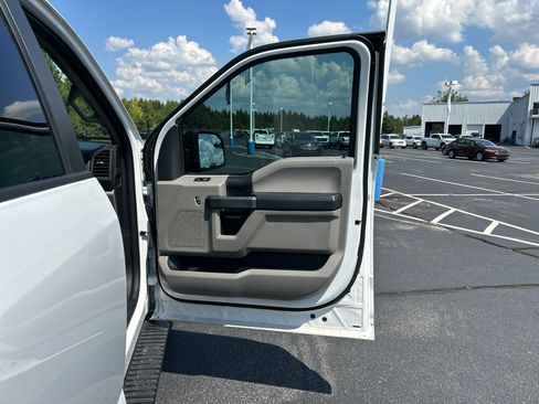 Used 2019 Ford F150 XL w/ Equipment Group 101A Mid RWD image 19