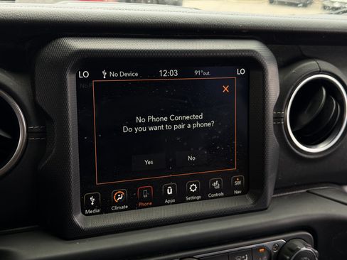 Used 2023 Jeep Wrangler Unlimited Sahara w/ Cold Weather Group AWD/4WD image 25