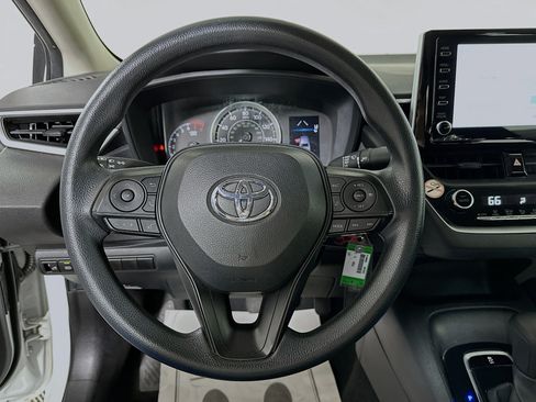 Used 2021 Toyota Corolla LE FWD image 15