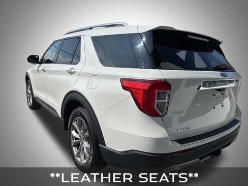 Used 2022 Ford Explorer Limited w/ Equipment Group 301A AWD/4WD image 3