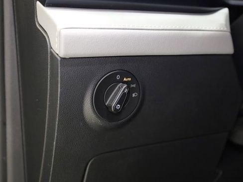 Used 2023 Volkswagen Taos SE image 13