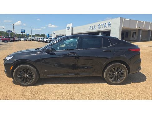 Used 2025 Buick Envista Sport Touring w/ Convenience II Package FWD image 2