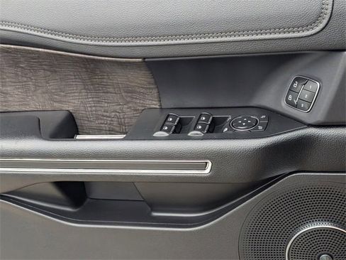 Used 2021 Ford Expedition Limited image 26