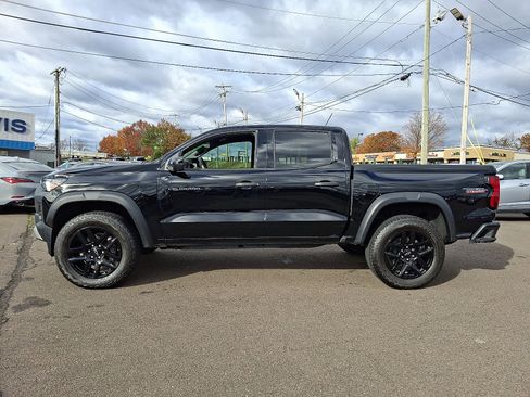 Used 2024 Chevrolet Colorado Trail Boss w/ Technology Package image 7