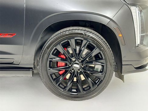 Used 2025 Cadillac Escalade V w/ LPO, Floor Liner Package AWD/4WD image 38