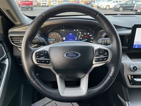 Used 2023 Ford Explorer XLT w/ Equipment Group 202A image 18