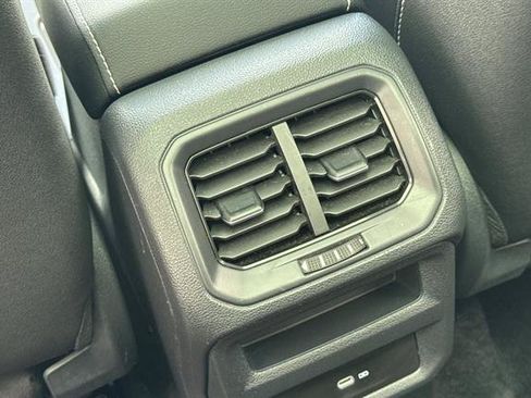 Used 2022 Volkswagen Taos SE w/ Panoramic Sunroof Package FWD image 13