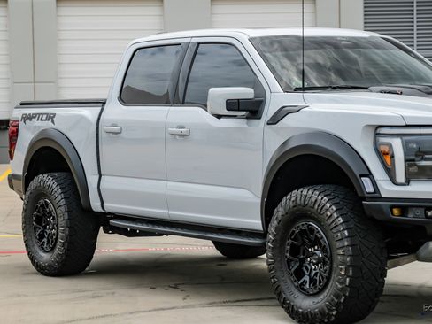 Used 2025 Ford F150 Raptor w/ Equipment Group 803A Raptor R AWD/4WD image 27