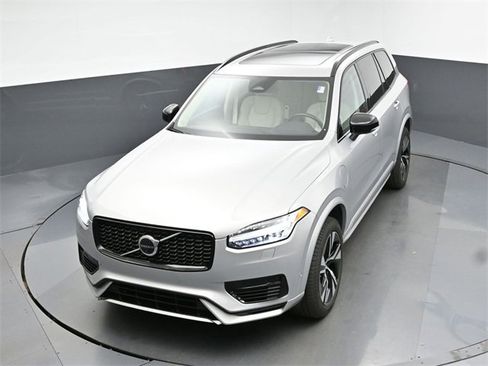 Used 2023 Volvo XC90 T8 Plus image 47
