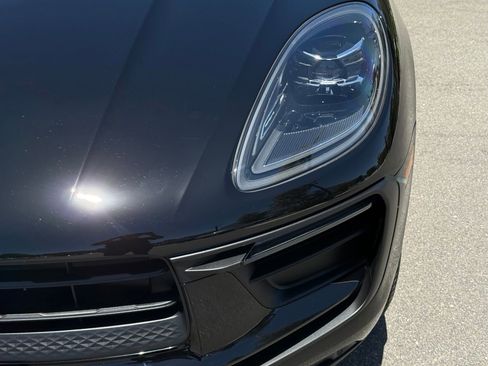 Used 2026 Porsche Macan AWD/4WD image 11
