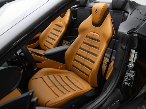 Certified 2025 Ferrari Roma Spider RWD image 50