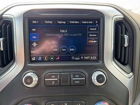 Used 2021 GMC Sierra 1500 SLT AWD/4WD image 18