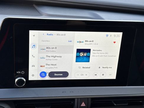 Used 2025 Toyota Prius Plug-In Hybrid image 22