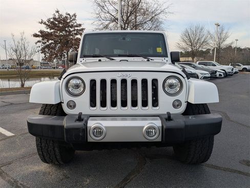 Used 2017 Jeep Wrangler Unlimited Sahara w/ Max Tow Package image 10