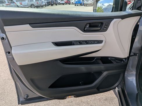 Used 2025 Honda Odyssey EX-L image 14