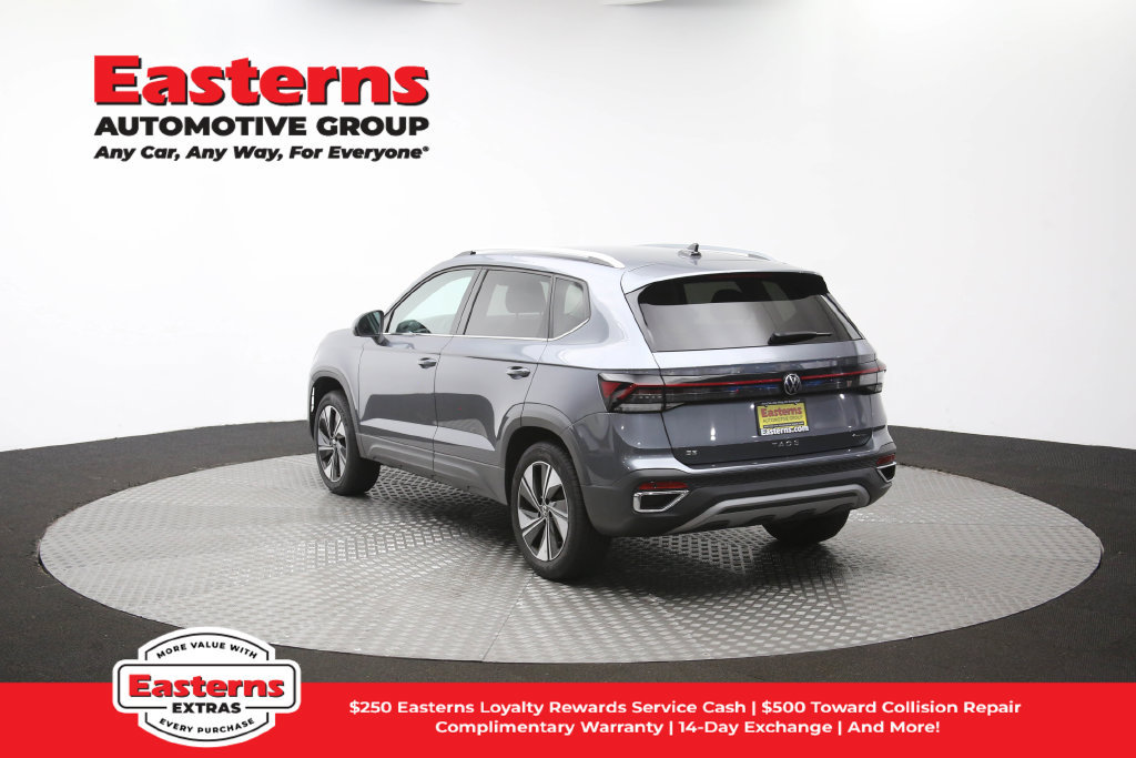 Used 2025 Volkswagen Taos SE AWD/4WD image 64