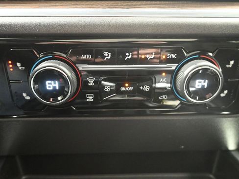 Used 2024 Chevrolet Silverado 1500 LT Trail Boss w/ LT Trail Boss Premium Package image 23