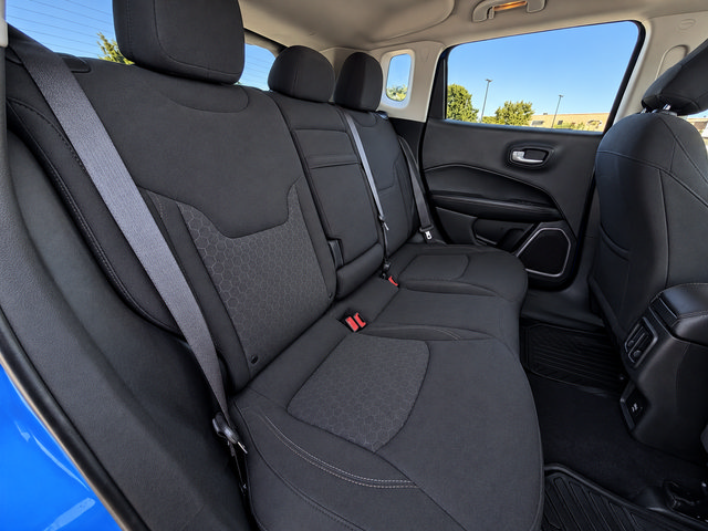 Used 2018 Jeep Compass Sport FWD image 30