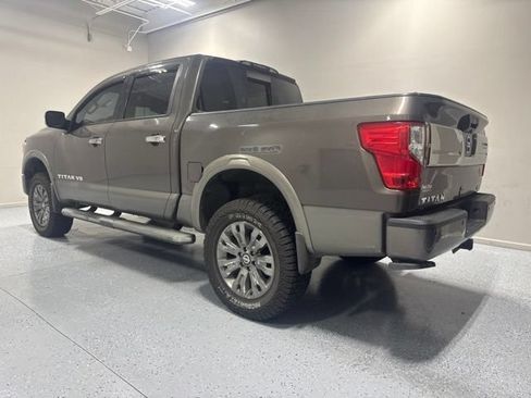 Used 2018 Nissan Titan Platinum Reserve w/ Platinum Utility Package AWD/4WD image 8