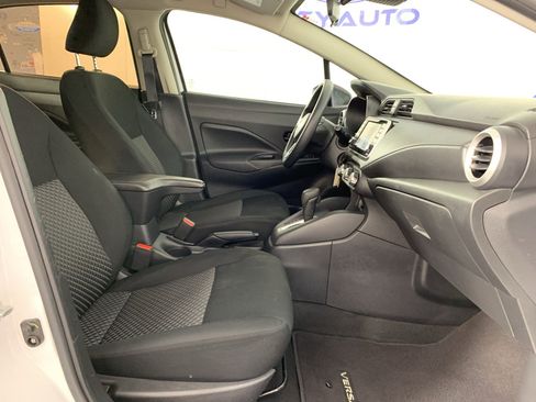 Used 2022 Nissan Versa S FWD image 39