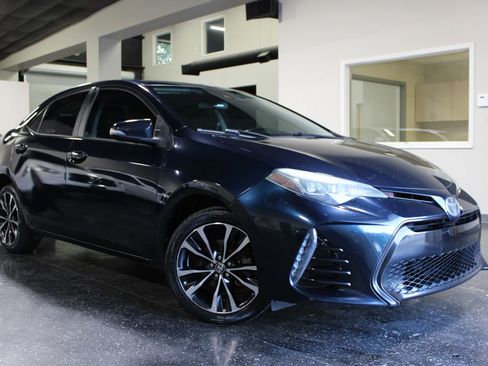 Used 2017 Toyota Corolla SE FWD image 1