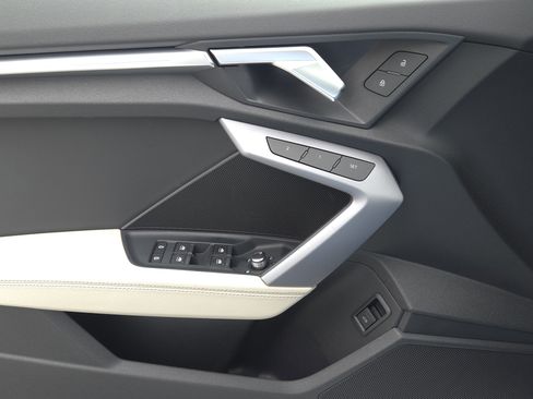 Used 2025 Audi A3 2.0T Premium w/ Convenience Package image 29