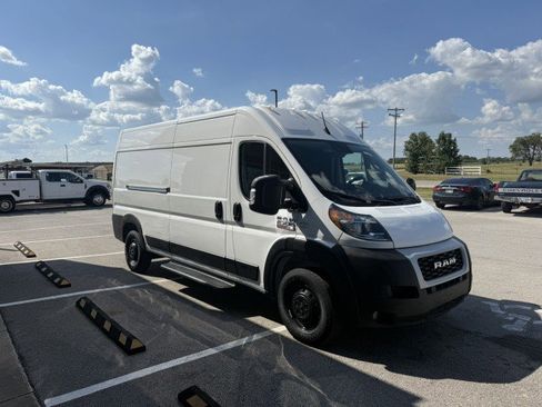 Used 2022 RAM ProMaster 2500 w/ Convenience Group image 3