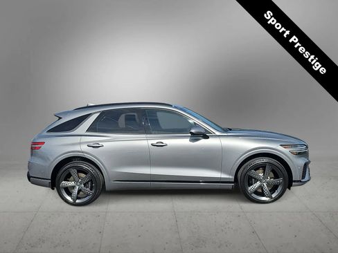 Used 2025 Genesis GV70 3.5T Sport w/ Sport Prestige Package image 9