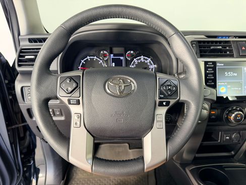 Used 2022 Toyota 4Runner SR5 Premium w/ Moonroof Package RWD image 11