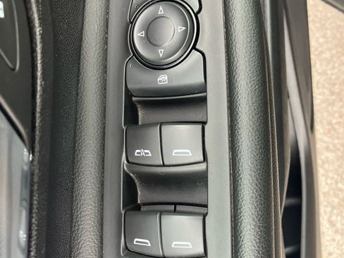 Used 2024 GMC Terrain SLE FWD image 12