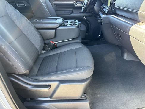 Used 2024 Chevrolet Silverado 1500 LT AWD/4WD image 12