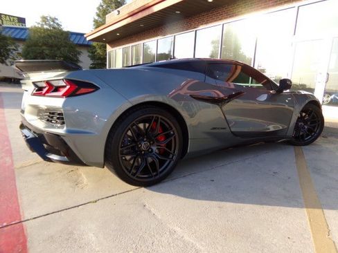 Used 2024 Chevrolet Corvette Z06 RWD image 29