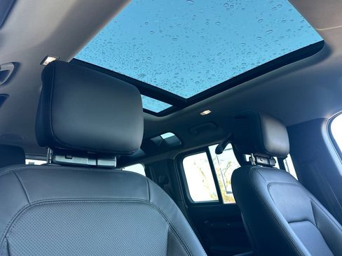 New 2026 Land Rover Defender 110 X-Dynamic SE image 23