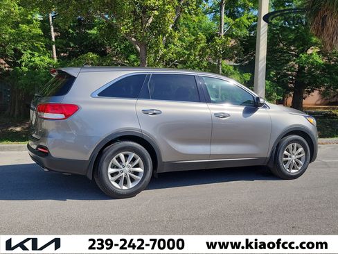 Used 2018 Kia Sorento L FWD image 4
