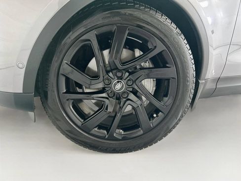 Used 2025 Land Rover Discovery S AWD/4WD image 29