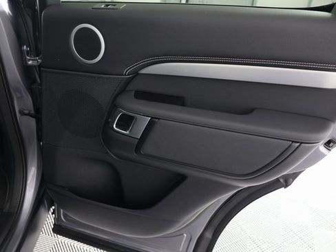 Used 2023 Land Rover Discovery S R-Dynamic image 36