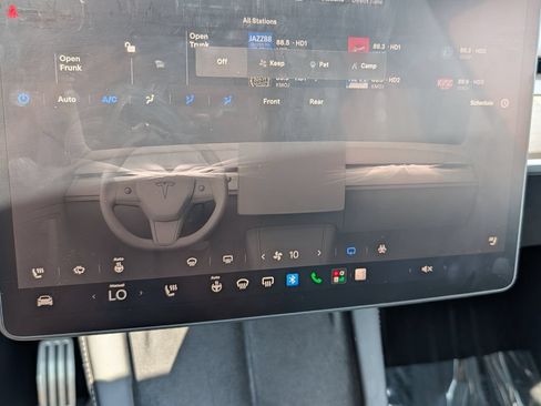 Used 2022 Tesla Model Y Performance AWD/4WD image 21